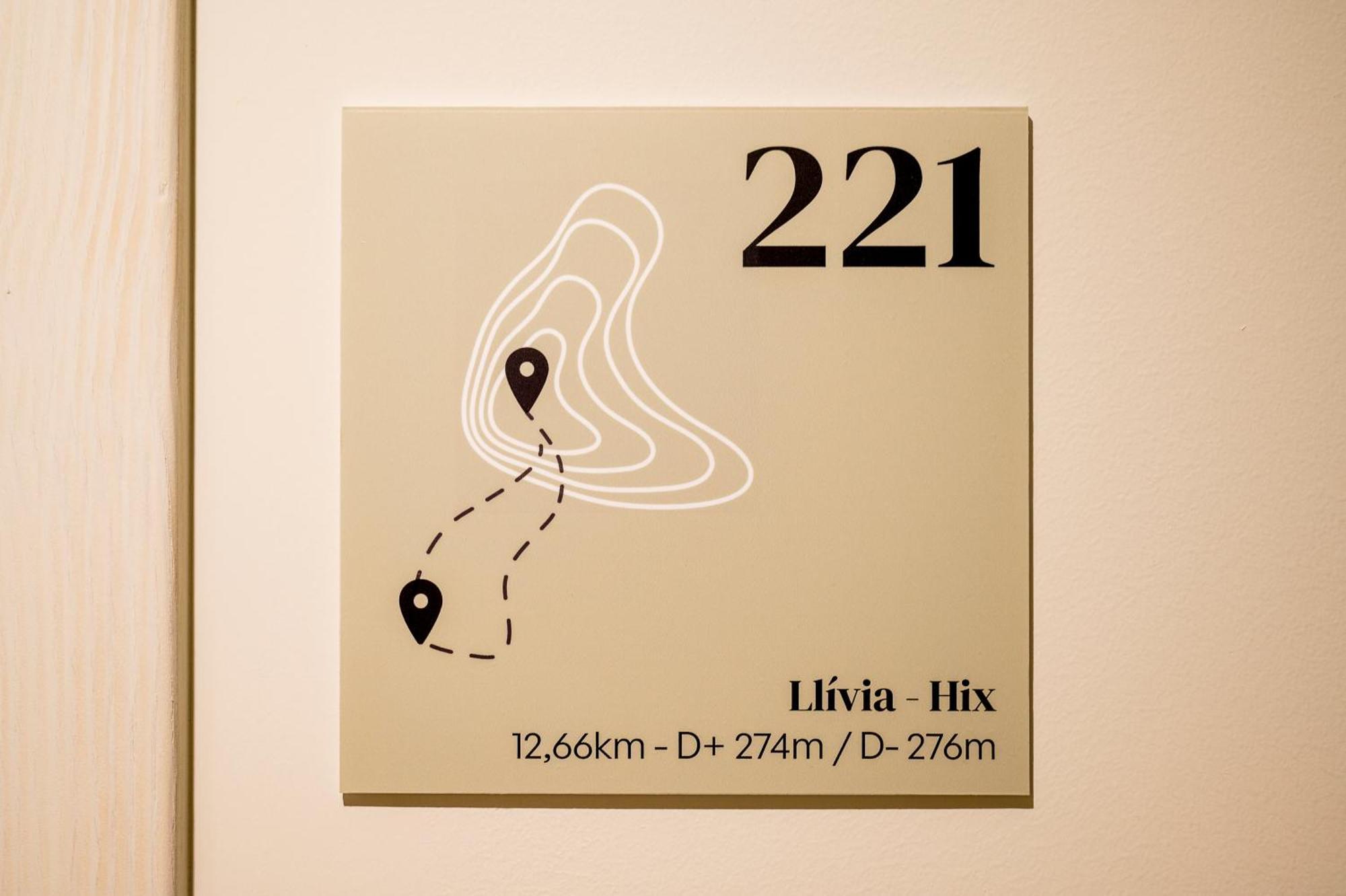 Hotel Llívia Kültér fotó