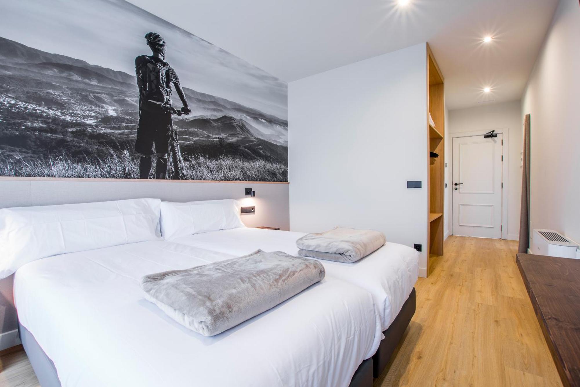 Hotel Llívia Kültér fotó