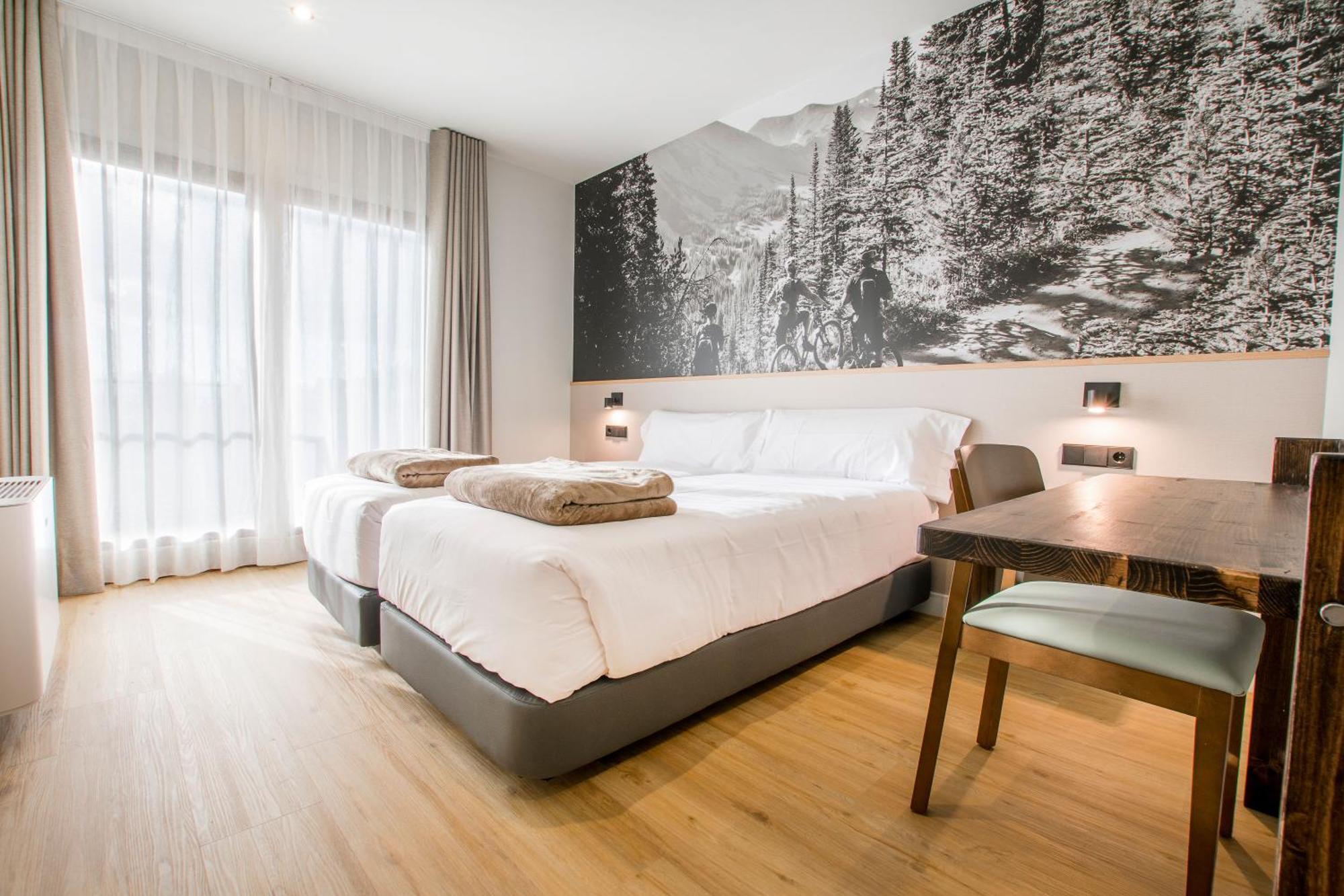 Hotel Llívia Kültér fotó