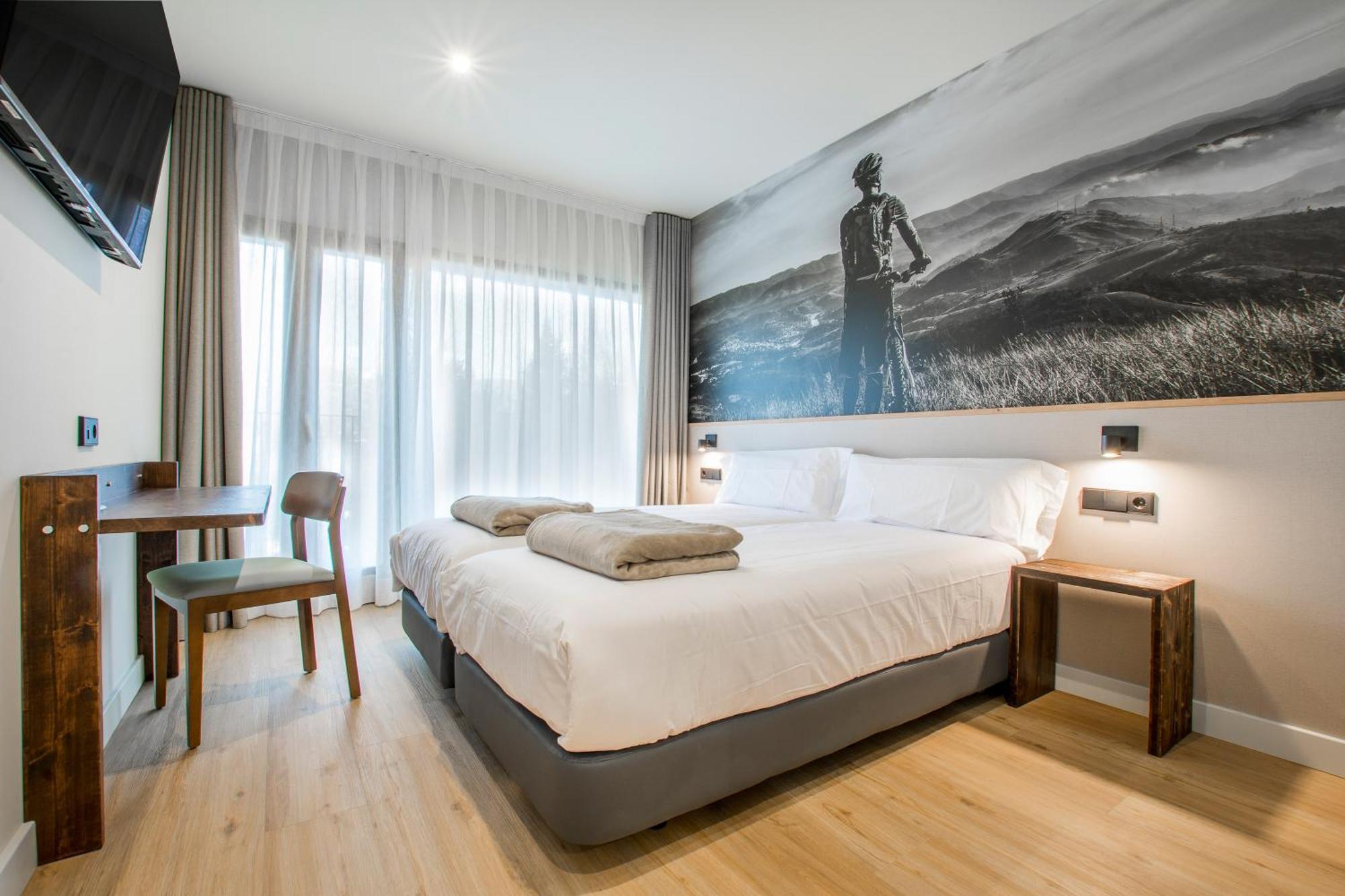 Hotel Llívia Kültér fotó