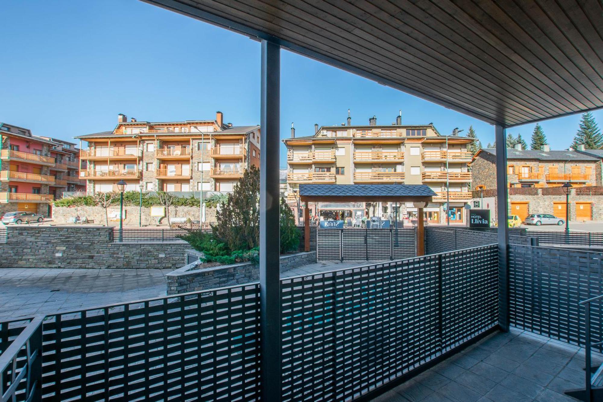 Hotel Llívia Kültér fotó