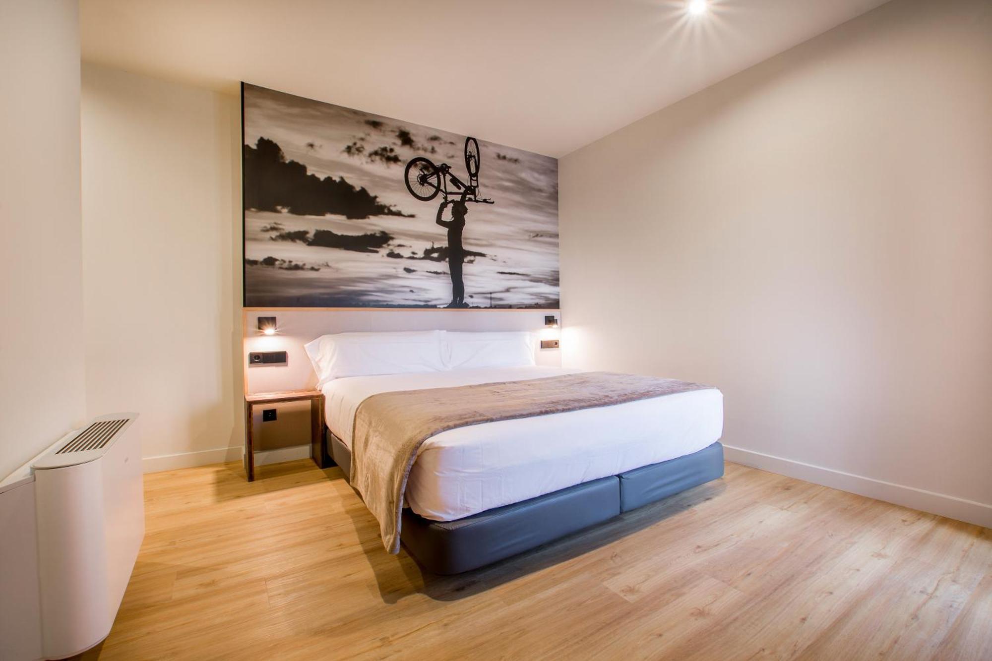 Hotel Llívia Kültér fotó