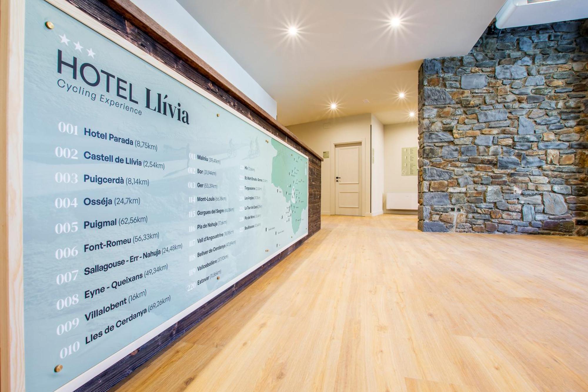 Hotel Llívia Kültér fotó